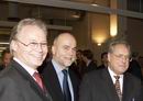 Bild: Ortwin Goldbeck und Rektor Dieter Timmermann sowie Klaus-Peter Kistner (v.l.)