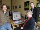 Bild: Nach der Besetzung der Professur für Bioinformatik mit Ralf Hofestädt (l.) und der Professur für Genominformatik mit Jens Stoye (r.) - hier zusammen mit Robert Giegerich (Praktische Informatik) - konnte im vergangenen Dezember das Institut für Bioinformatik gegründet werden.
