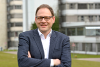 Prof. Dr. Sebastian Herr wird Sprecher des verlängerten Sonderforschungsbereichs (SFB 1283) an der Universität Bielefeld. Foto: Universität Bielefeld