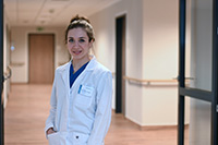 Bild: Angehende Kinderärztin und Digital Clinician Scientist Dr. med. Zoe Oftring. Foto: Universitätsklinikum OWL Campus Bielefeld-Bethel