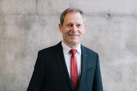 Prof. Dr. Reinhold Decker ist Prorektor für Informationsinfrastruktur und Wirtschaft der Universität Bielefeld. Foto: Michael Adamski