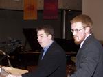 Bild: Jahresempfang 2003. Hielten die Laudatio auf Lehr-Preisträgerin Friederike Schmid: die Studenten Martin Wienhold und Marc Löllmann (von links).