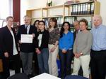 Bild: Projekt "Förderunterricht für Schülerinnen und Schüler nicht deutscher Herkunftssprache". Der Präsident des Rotary-Clubs
