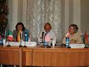Bild: Buz 215/2003: Summer Academy "Social Work and Society" in St. Petersburg. Das Foto zeigt von links die Professoren Mihail Firsov (Moskau)