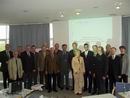 Bild: Buz 215/2003:  Konstituierende Sitzung des Beirats des Projekts "Bildungs-Benchmarking OWL". Das Foto zeigt (v.l.) die Mitglieder des Beirats: Hans-Rudolf Holtkamp (Bielefeld Marketing)