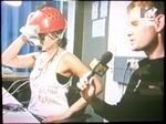 Bild: BUZ 217/2004 - MTV-Moderatorin Mirjam mit Gunther Heidemann im Labor der Technischen Fakultät.