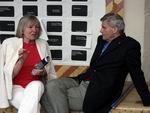 Bild: Buz 217/2004 - 25 Jahre Abteilung Sportwissenschaft. Klaus Willimczik im Gespräch mit Inge Berndt