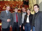 Bild: Buz 218/2004 - Diskussionsveranstaltung "Die Zukunft der Juniorprofessur".  Foto zeigt (von links): Universitätskanzler Hans-Jürgen Simm