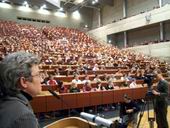 Bild: Buz 218/2004 - Knapp 1500 Schülerinnen und Schüler aus der Region konnte Andrea Frank