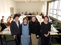 Bild: Buz 219/2005 - Vortrags- und Diskussionsveranstaltung des Interdisziplinären Zentrums für Frauen- und Geschlechterforschung (IFF). Das Foto zeigt (von links): Christa Kleindienst-Cachay