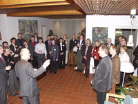 Bild: Buz 219/2005 - Zu Gesprächen und zum Kennenlernen hatte das Rektorat die Neuberufenen in das Internationale Begegnungszentrum eingeladen. 