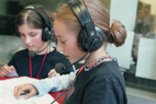 Bild: Cleo und Ida moderieren Hertz Junior