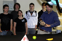 Bild: Schülerinfowochen in der Universität mit Laborbesuch 