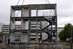 Bild: Aufbau Mobilgebäude