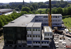 Bild: Aufbau des Mobilgebäudes 
