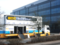 Bild: BIOTechnikum-Truck vor dem CeBiTec