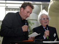 Bild: Künstler Markus Wortmann im Gespräch mit Helmut Steiner