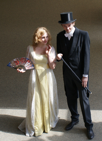 Bild: Helena Erlach und Lasse Lassen in „An Ideal Husband” von Oscar Wilde.
Foto: Anna Schilling
