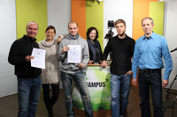 Bild: Die Mitarbeiter von Campus TV freuen sich über die Auszeichnung "Bürgermedienpreis 2010": Jörg Erber (Seminarleiter)
