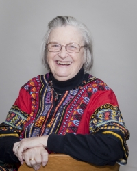 Bild: Die Nobelpreisträgerin Elinor Ostrom spricht in Bielefeld darüber