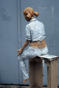 Bild: Foto: Christian Stiesch - „Pause“ (Sitzende mit Colaflasche) 2008