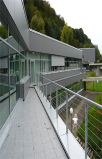 Bild: Das ZiF präsentiert sich mit neuer gedämmter Fassade.