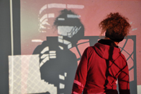 Bild: Bild oder Schatten? Eine Ausstellung in der Universitätsbibliothek Bielefeld verbindet beides.
Foto: Lena Steidle-Emden

