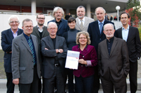 Bild: Das IKG wird Ort des Fortschritts (v.l.): 
Prof. Dr. Heinz-Gerhard Haupt (Universität Bielefeld) Prof. Dr. Martin Egelhaaf