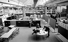 Bild: Die Laborschule kurz nach ihrer Eröffnung 1974. 