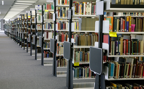 Bild: Eindrücke vom Umzug der Bibliothek ins Gebäude X