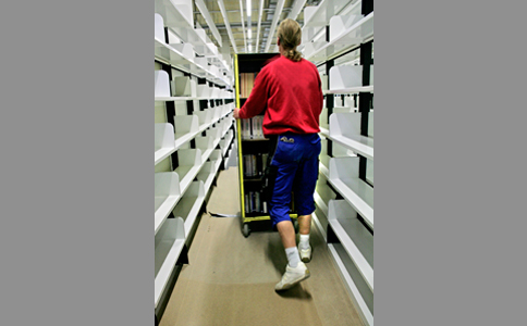 Bild: Eindrücke vom Umzug der Bibliothek ins Gebäude X