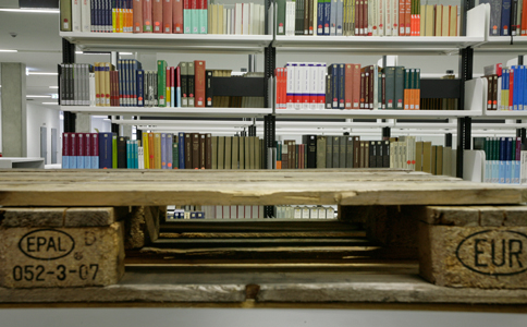 Bild: Eindrücke vom Umzug der Bibliothek ins Gebäude X