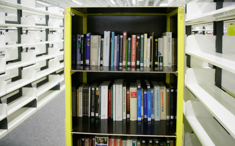 Bild: Eindrücke vom Umzug der Bibliothek ins Gebäude X