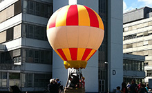 Bild: Kran Ballon am Tag der Offenen Tür.