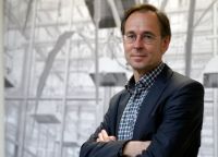 Bild: Prof. Dr. Andreas Zick ist Leiter des neuen Forschungsprojektes „Bielefelder Fußballfan-Studie“ (BiFans). Foto: Universität Bielefeld