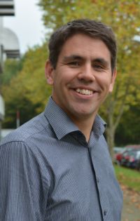 Bild: Dr. Steven Ramm von der Universität Bielefeld hat ein Themenheft zur Konkurrenz von Spermien zusammengestellt. Foto: Universität Bielefeld