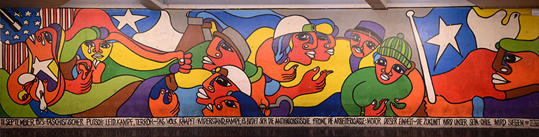 Bild: Chile-Bild in der Unihalle. Foto: Universität Bielefeld.